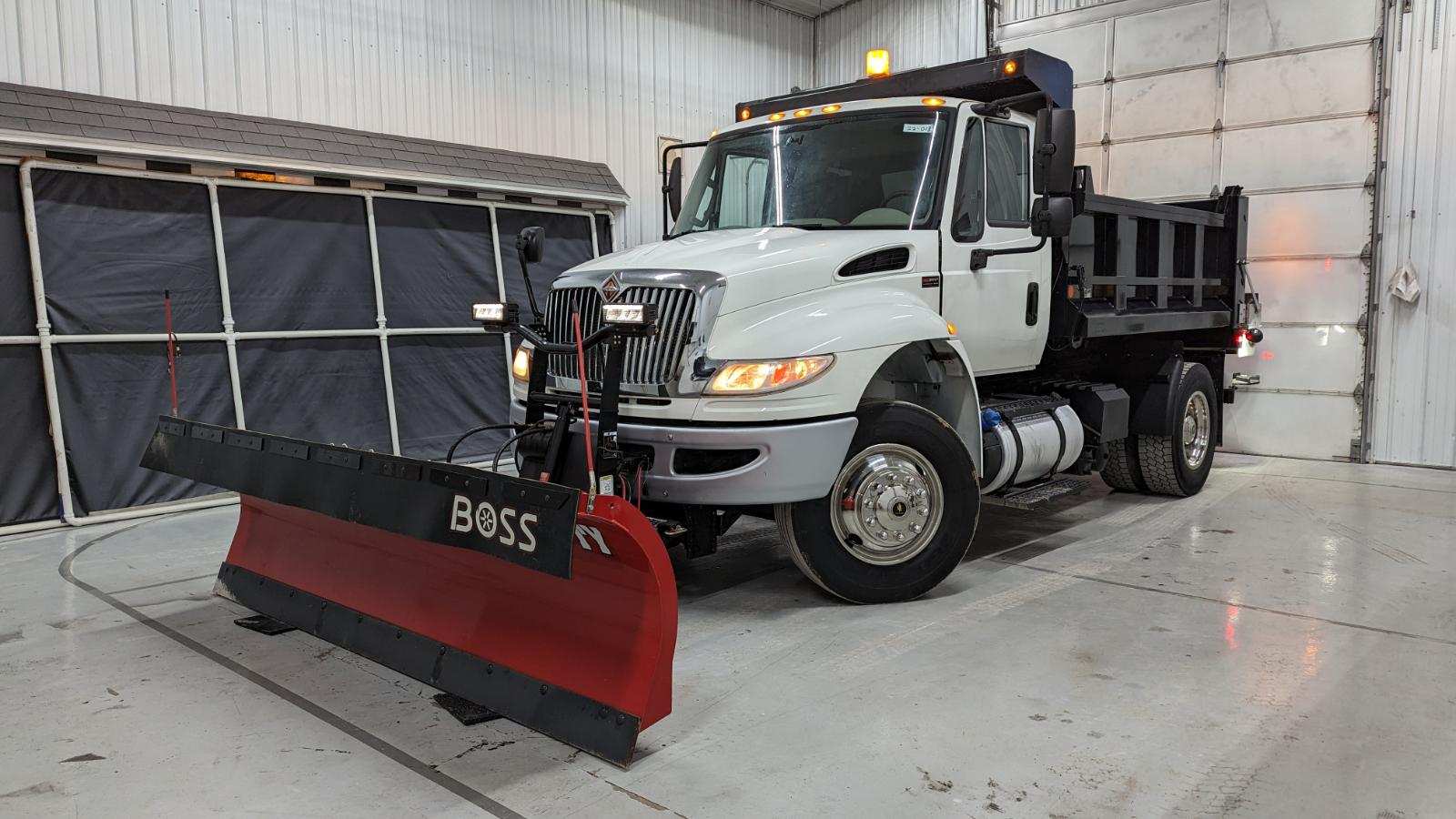 single axle dump plow trucks