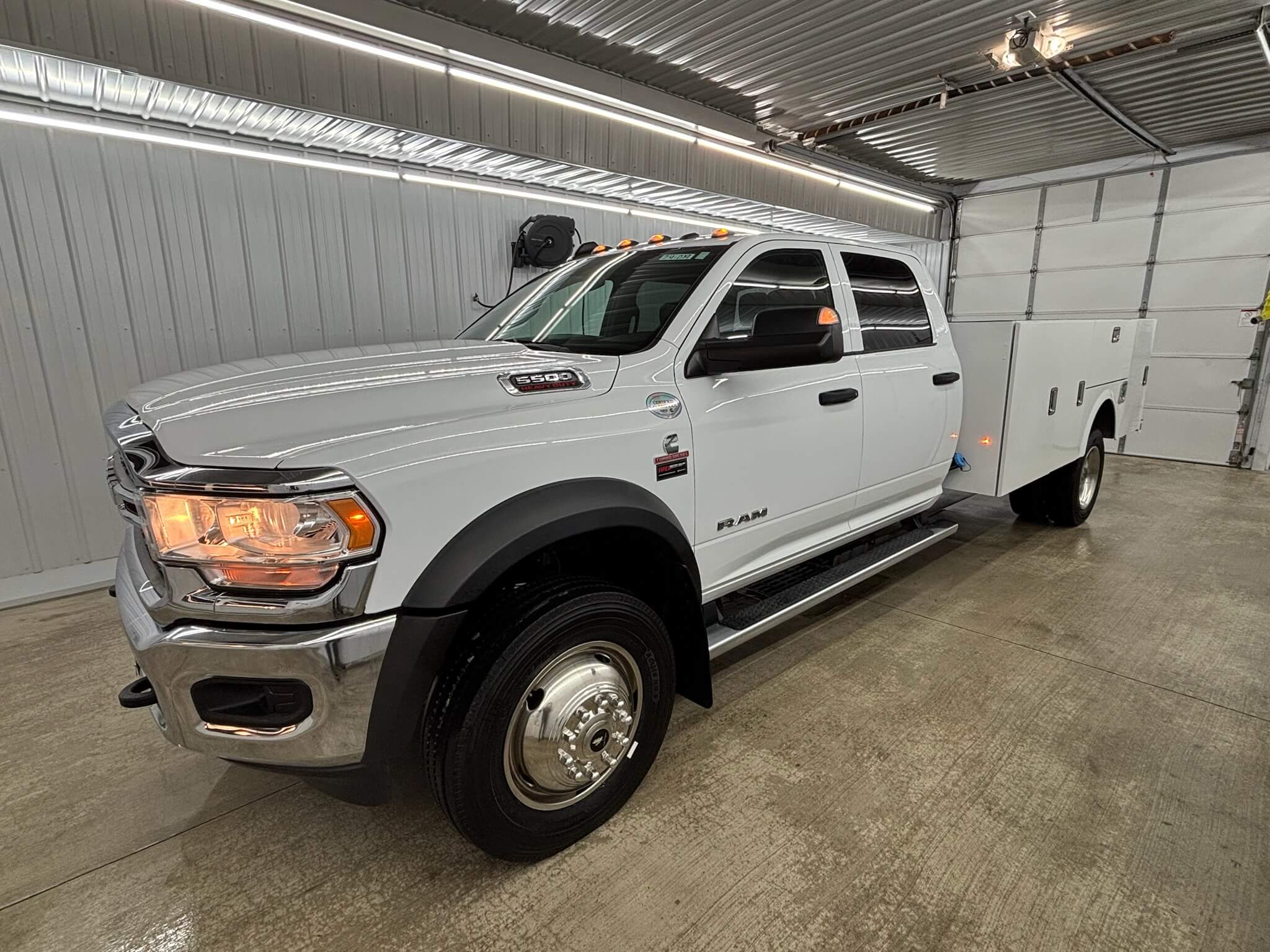 2022 RAM 5500 CREW CAB 4X4 DIESEL W/NEW STAHL SERVICE BODY