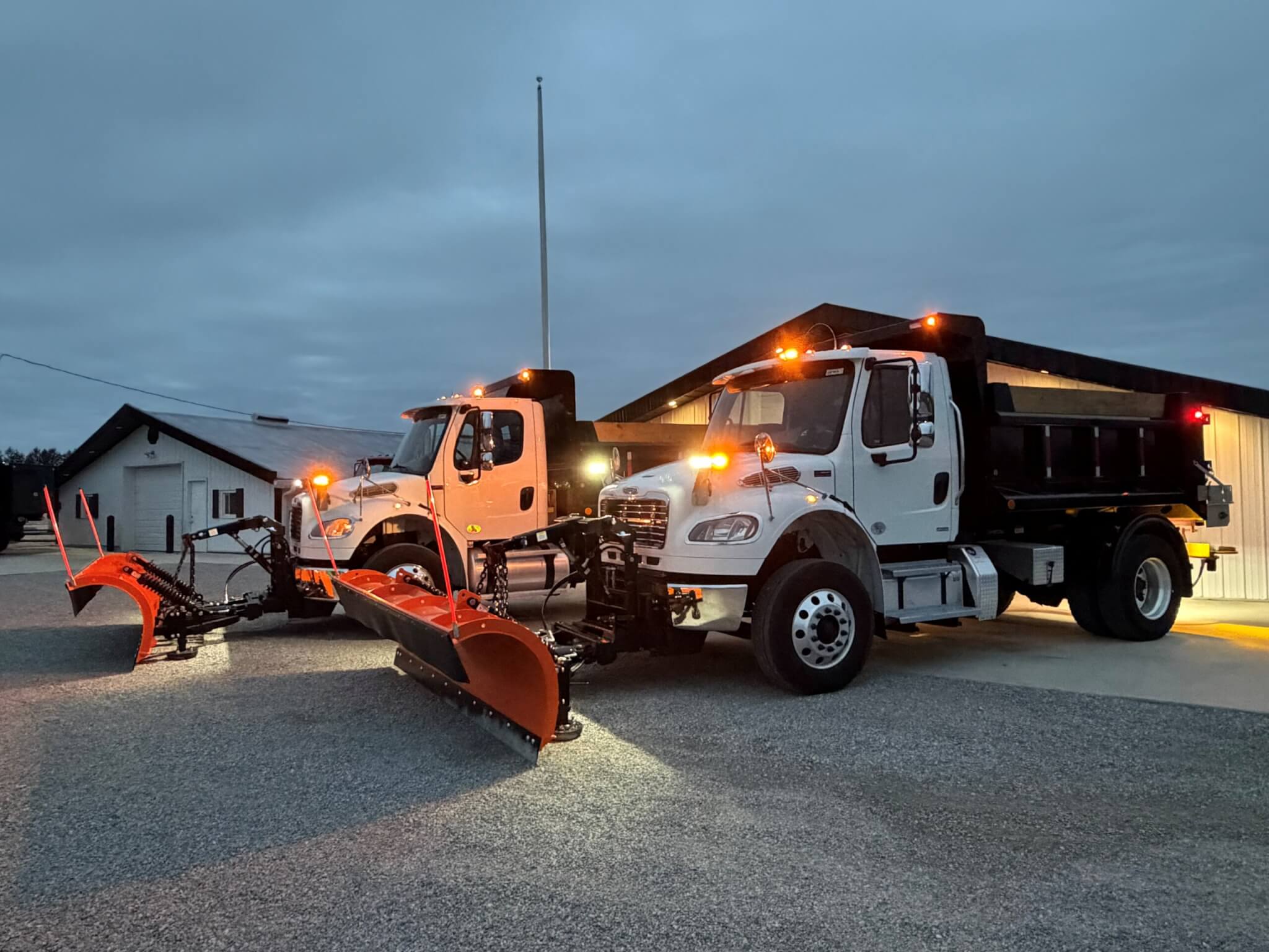 single axle dump plow trucks