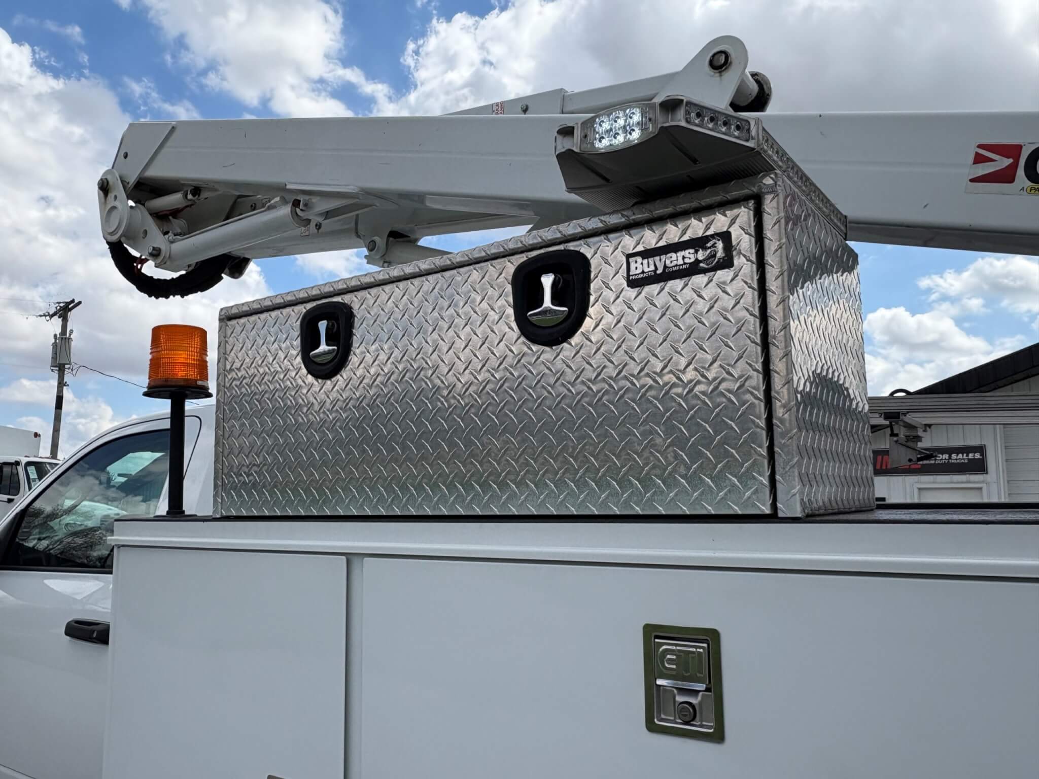 2016 Ram 5500 4×4 Bucket Truck