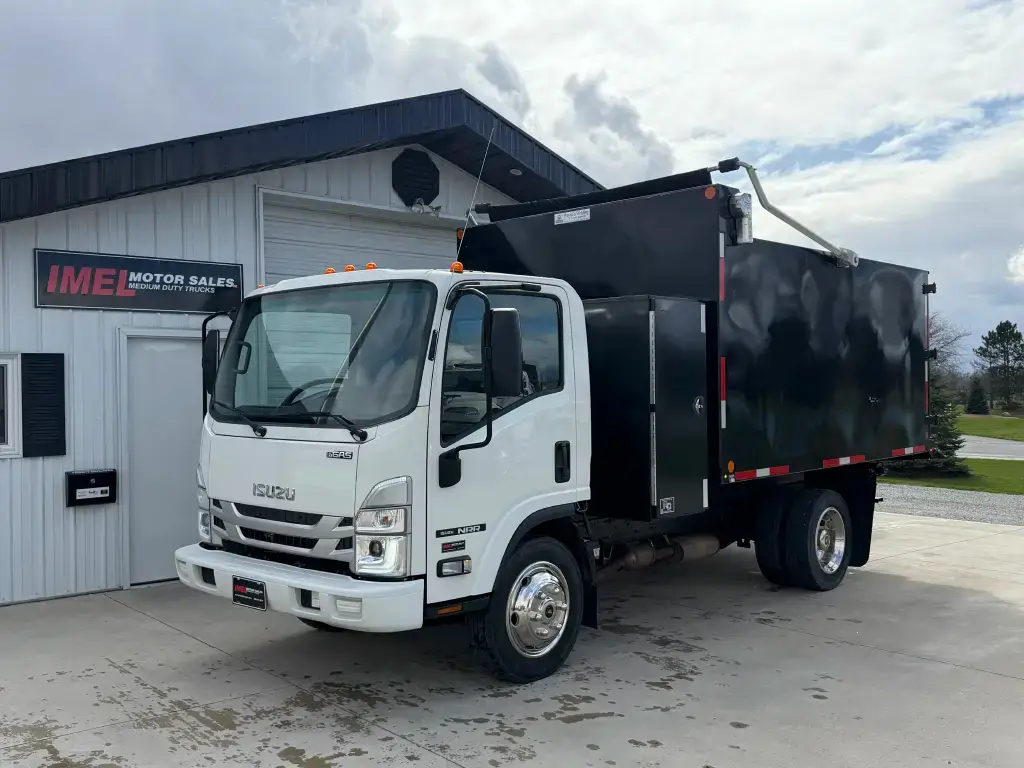 2024 ISUZU NRR 19,500GVW 12′ JUNK REMOVAL CUSTOM BODY
