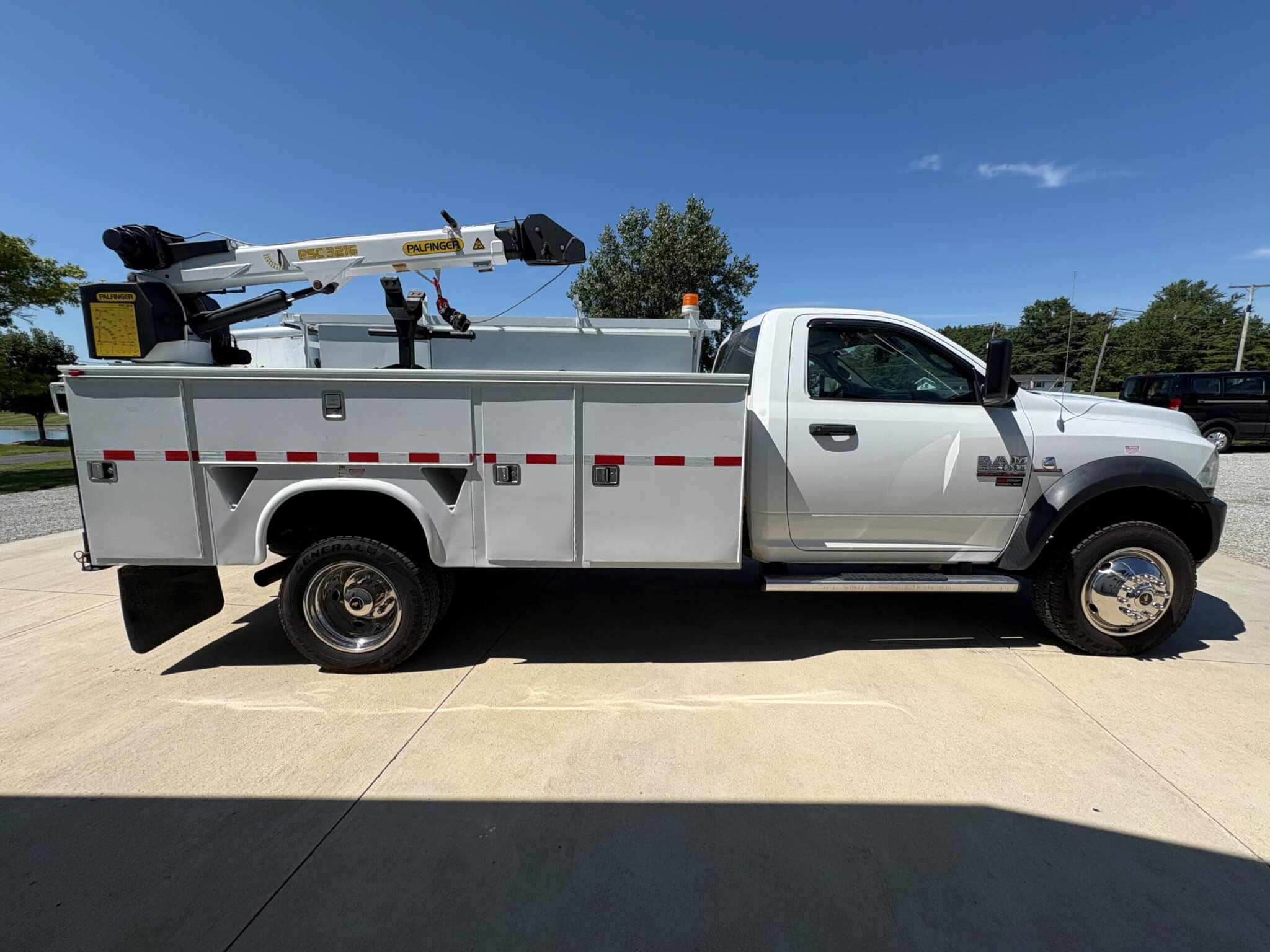 2014 Ram 5500 Regular Cab 4×4 with Crane
