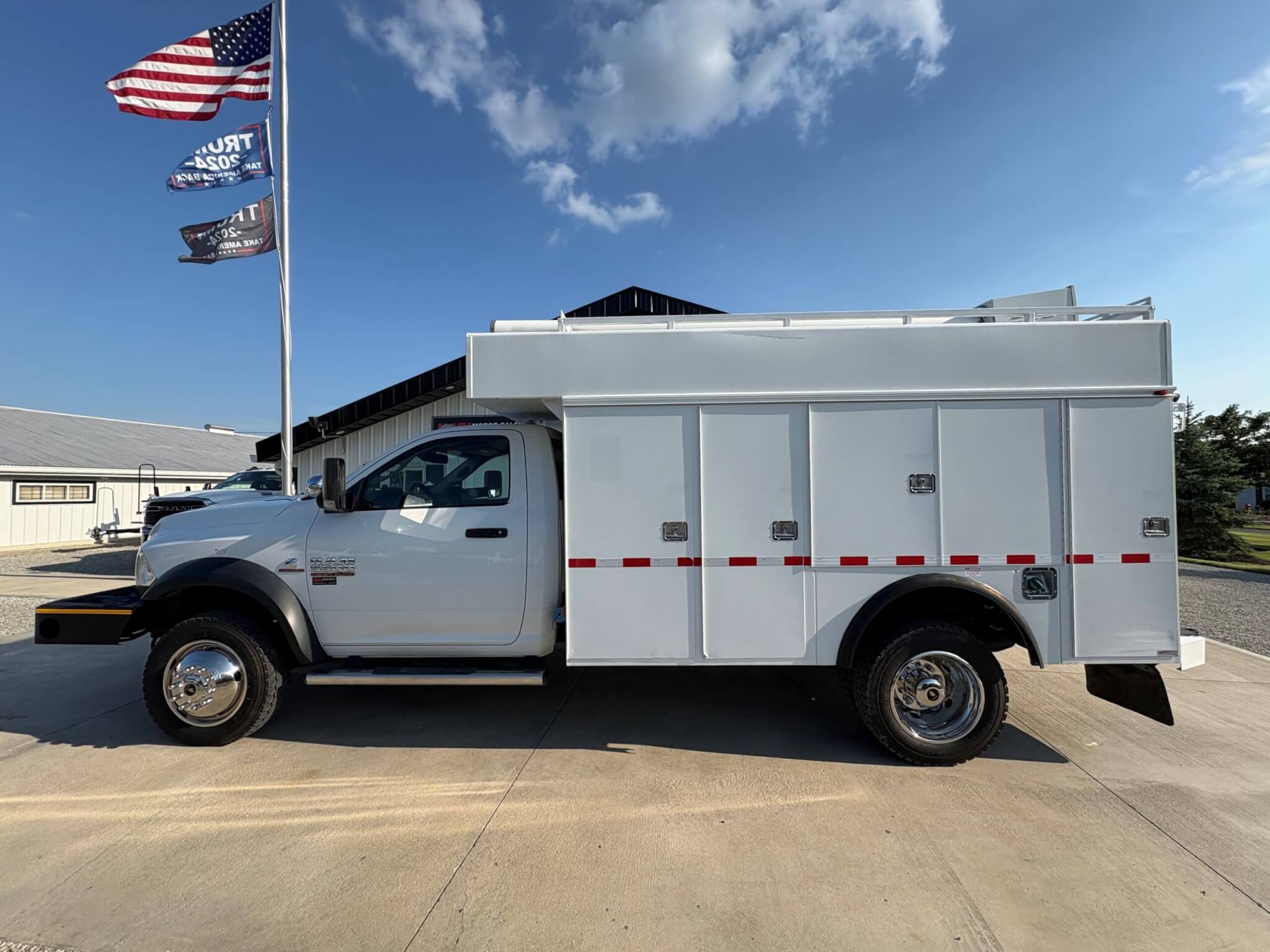 2015 RAM 5500 4×4 11′ Knapheide Enclosed Service Body