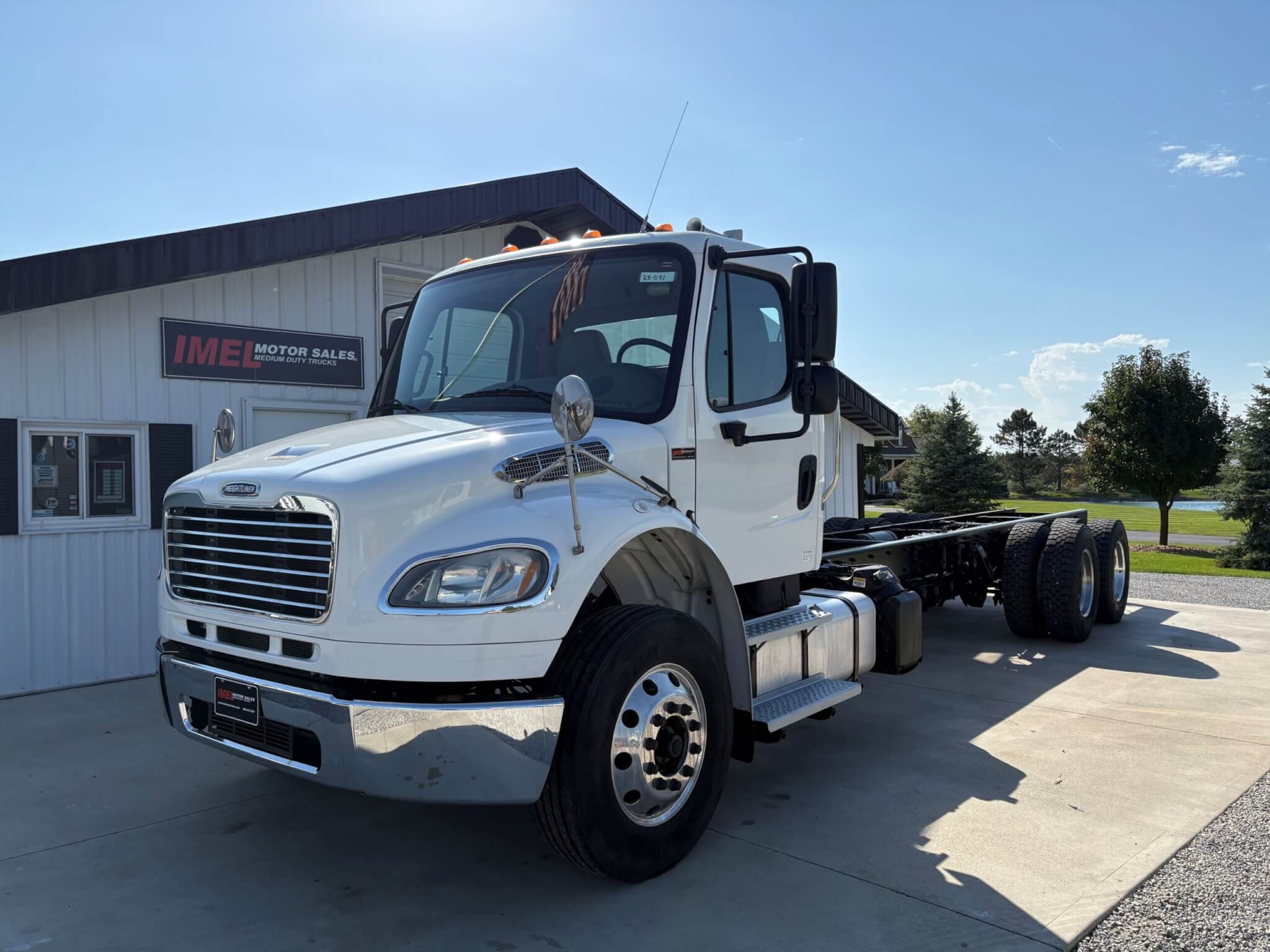 2017 FREIGHTLINER M2